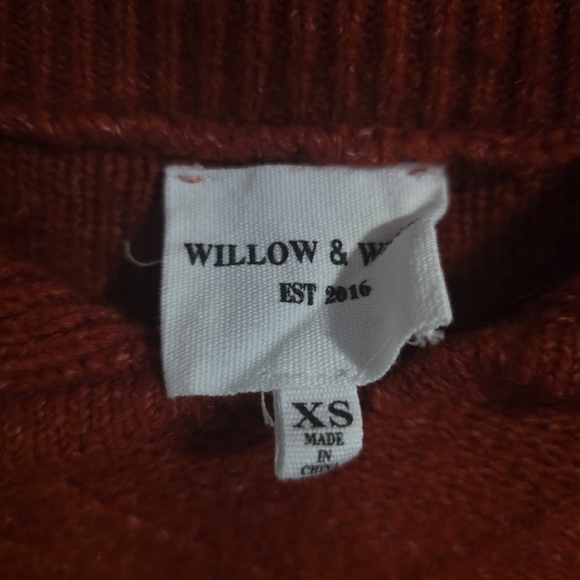 Elegant Red Cable Knit Turtleneck Sweater - Picture 5 of 12